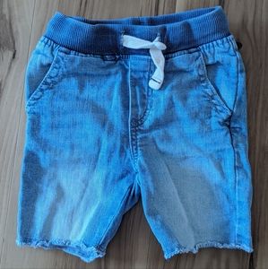 Gap Kids Size 2T Cutoff Denim Jean Shorts Elastic Waist Pockets Light Wash